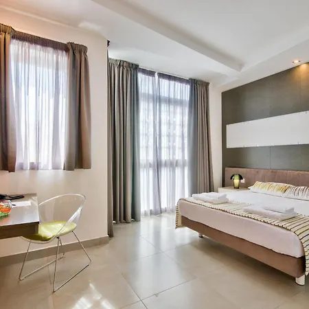 Jules 4* Saint Julian's