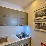 Jules 4*