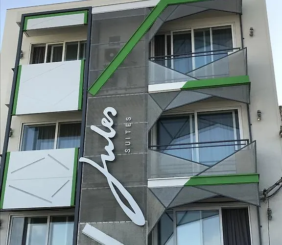 Jules 4* Saint Julian's